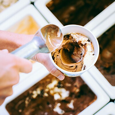Making a hole in the middle of the ice cream